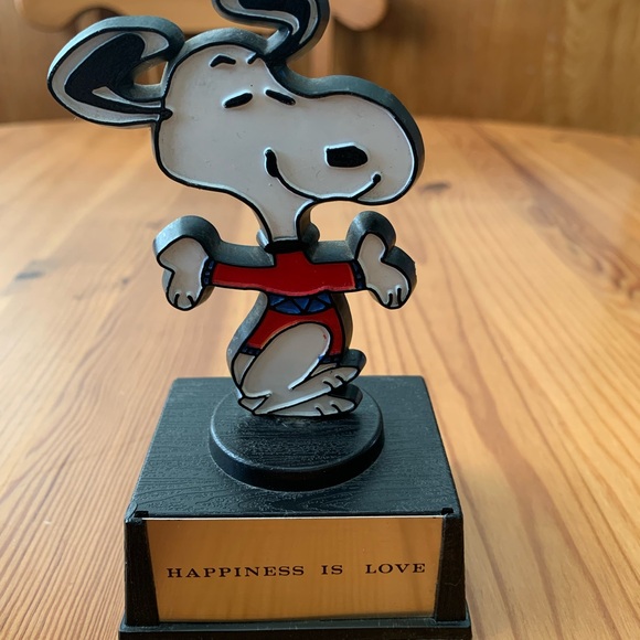 ALL 8 INCLUDED Vintage Peanuts Aviva Trophies 50’s to early 70’s - Picture 9 of 13